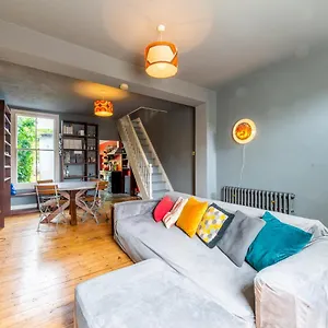 pass-the-keys-unique-house-in-trendy-hackney.brighton-hotels-england.com/