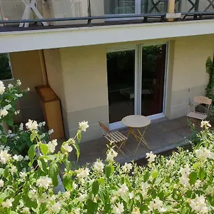 62 M2 Rez De Jardin, Terrasse , 6 Lits Et Parking , Annecy France